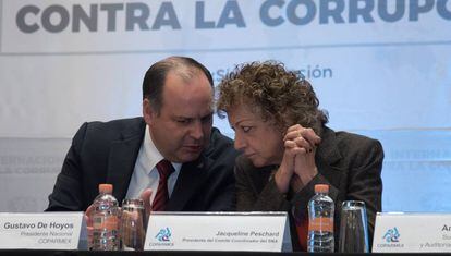 El presidente de la Coparmex, Gustavo de Hoyos, y la jefa del Comité Coordinador del Sistema Nacional Anticorrupción, Jacqueline Peschard.
