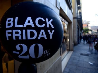 La banca calienta motores para el ‘Black Friday’: Sabadell lanza promociones en préstamos y tarjetas