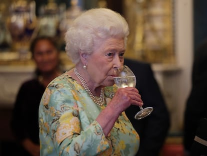 Isabel II, en una recepción en Londres en julio de 2017.