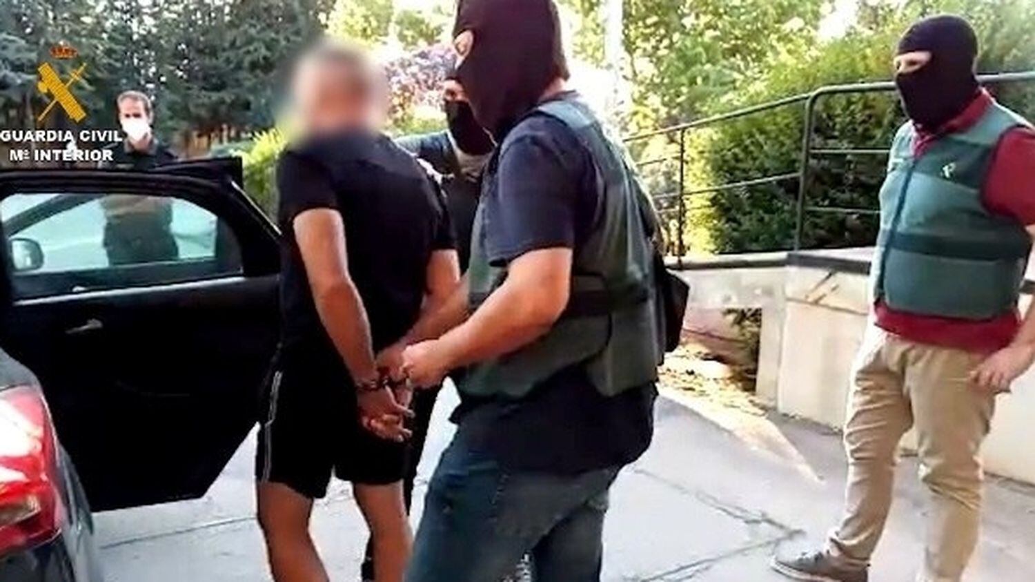 La Guardia Civil detuvo a Antonio Tejón, el Castaña, uno de los narcotraficantes más afamados del Campo de Gibraltar, cuando salía en libertad de la cárcel de Albolote (Granada) por una orden de la Audiencia Provincial de Cádiz.