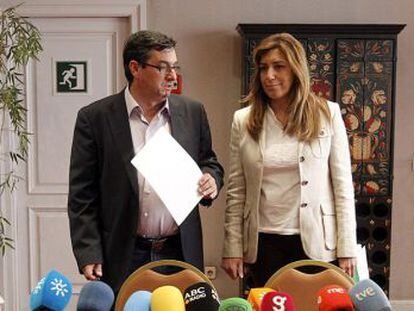 José Luis Centella y Susana Díaz, momentos antes de presentar el acuerdo programático entre PSOE e IU.