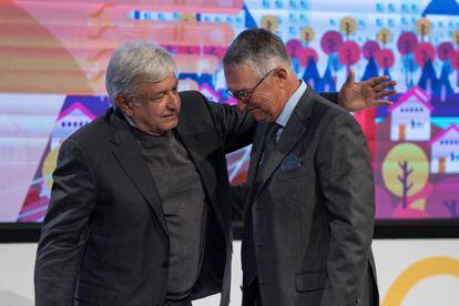 López Obrador y Ricardo Salinas Pliego, en diciembre de 2018.