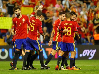 Isco celebra su gol ante Albania.