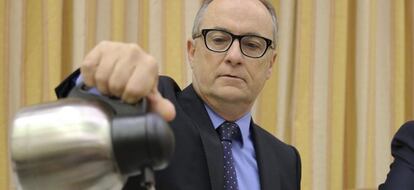 GRA128. MADRID, 14/04/2015.- El presidente del Fondo de Reestructuración Ordenada Bancaria (FROB), Fernando Restoy, durante su comparecencia en la Comisión de Economía y Competitividad del Congreso de los Diputados.