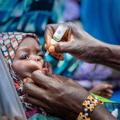 Nigeria lleva más de tres años sin que un solo niño haya quedado paralizado por poliomielitis. Sin embargo, el gobierno y los socios de Iniciativa de Erradicación Mundial de la Poliomielitis continúan apoyando los esfuerzos para inmunizar a los 55,5 millones de niños menores de cinco años del país.