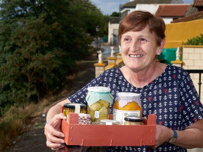 María del Pilar Martínez, emprendedora de 63 años que montó un negocio de venta en línea de conservas desde Sartaguda (Navarra).