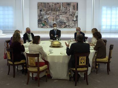 Pedro Sánchez, durante un desayuno con ministros y agentes sociales el 16 de noviembre.