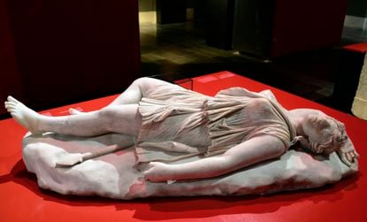 Amazona muerta, escultura en el Museo Pergamon de Berlín.