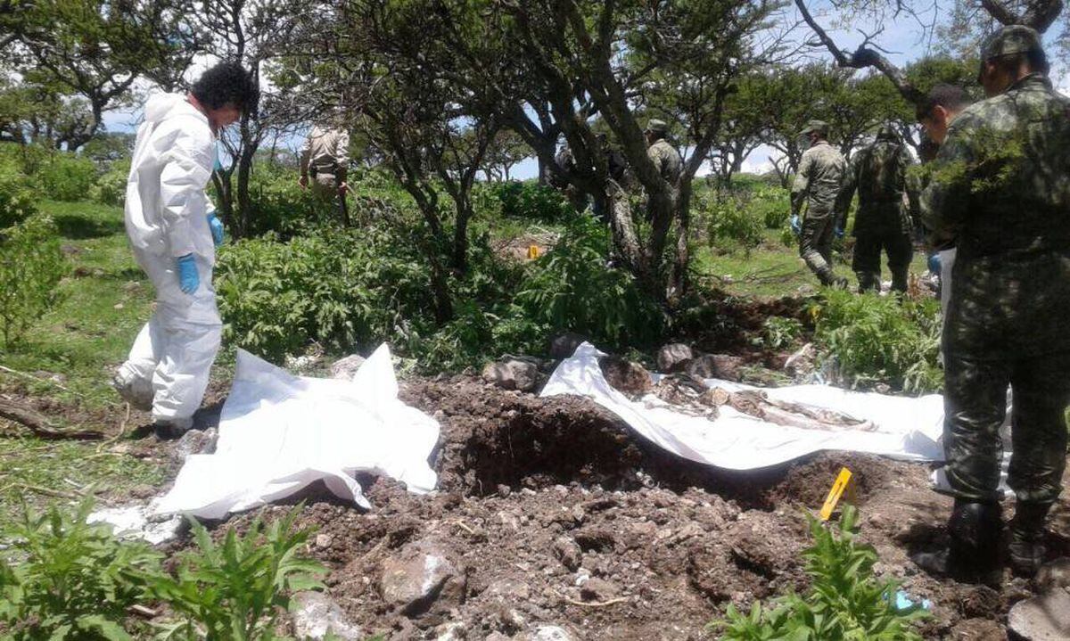 Zacatecas Encontrados 14 Cuerpos En Una Fosa Clandestina En El Norte De México México El PaÍs 2403