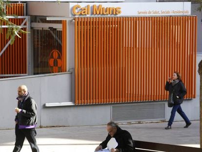 Fachada de Cal Muns, que acoge un centro de salud mental infantil y otro de adultos. 