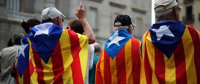 Independentistas protestan por la actuación de la policía el 1-O