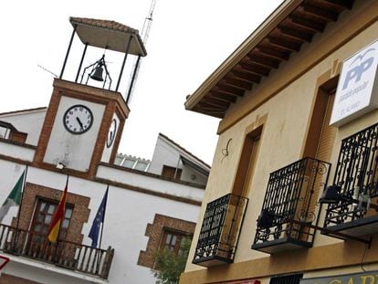 Fachada del Ayuntamiento de El Álamo.