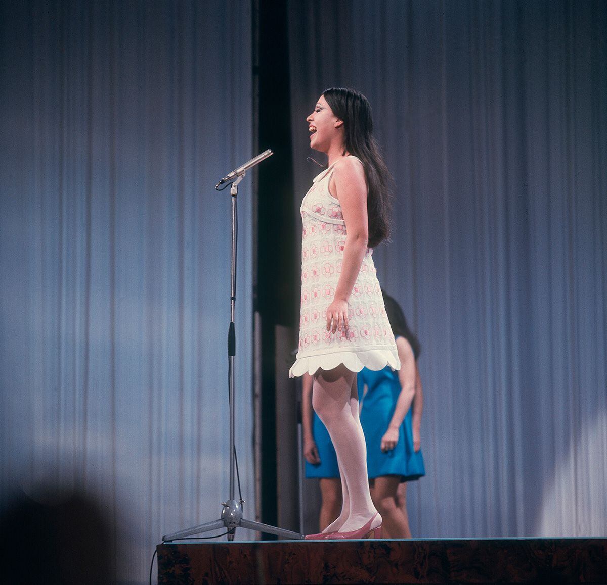 Massiel en Eurovisión (1968), con su célebre minivestido de Courrèges.