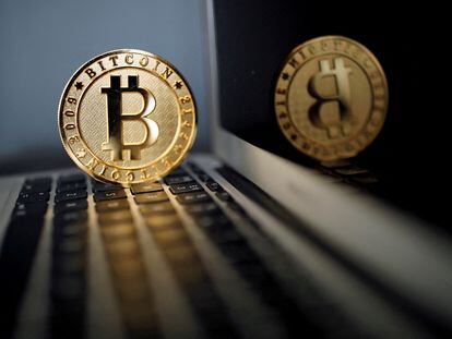 Bitcoin se dispara un 82% desde inicio de año y supera los 30.000 dólares por primera vez en el año