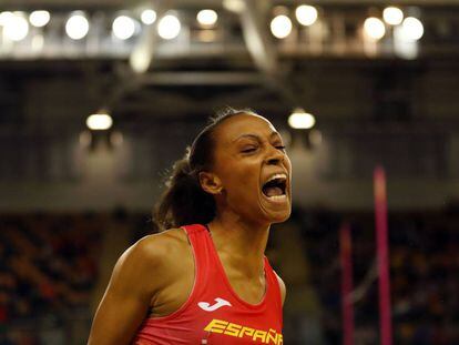 Peleteiro celebra su éxito reciente en el Europeo a cubierto de Glasgow.