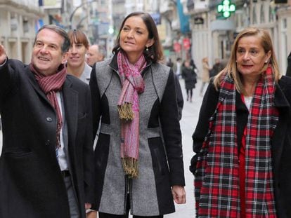 Carmela Silva, primera por la derecha, con el alcalde Abel Caballero y la ministra Reyes Maroto hace unos días en Vigo.