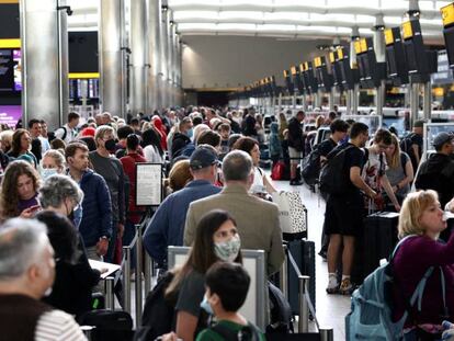 Pasajeros en la Terminal 2 del aeropuerto londinense de Heathrow el pasado 27 de junio.