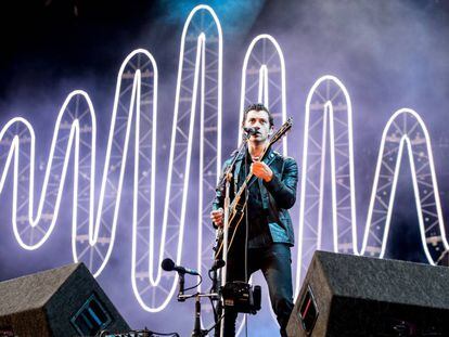 Alex turner, de los Arctic Monkeys, en concierto en 2014 en Escocia.