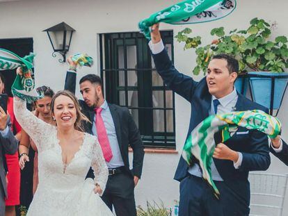 Jennifer Gallego y su marido, José Andrés, el día de su boda.