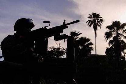 El Ejército resguarda las calles de Acapulco durante las vacaciones.