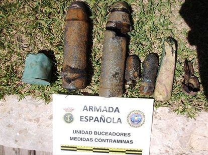 Projectils trobats al mar per la Guàrdia Civil.