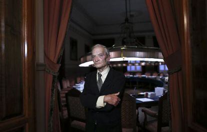 El escritor Luis Goytisolo, en la RAE.
