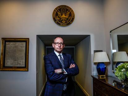 Mike Considine, vicesecretario del Departamento de Energía de EE UU, en la embajada estadounidense en Madrid.
