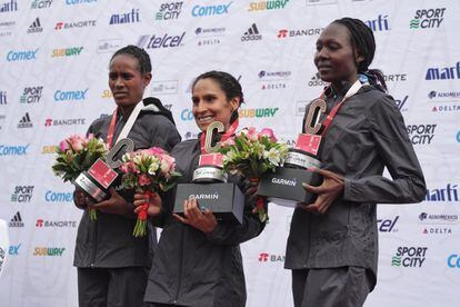 La peruana Gladys Tejada ganó la prueba en la categoría femenil, segudia de Asheke Bekere y Scola Jepkemoi