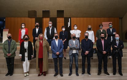 Responsables de 16 de los 25 teatros que integran Ópera XXI, este lunes tras la asamblea que han celebrado en el Teatro de la Maestranza de Sevilla.
