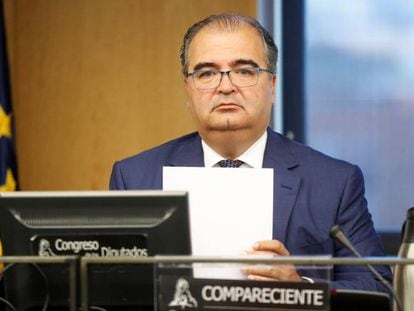 El expresidente del Banco Popular Ángel Ron, en el Congreso para comparecer en la Comisión de Investigación acerca de la crisis financiera en España.
