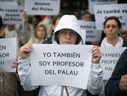 Manifestación en Sant Andreu de la Barca en apoyo de los profesores denunciados por la Fiscalía.