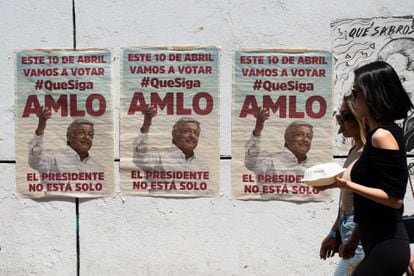Propaganda a favor del Presidente de México, Andrés Manuel López Obrador, en la revocación de mandato que se realizará el 10 de abril.