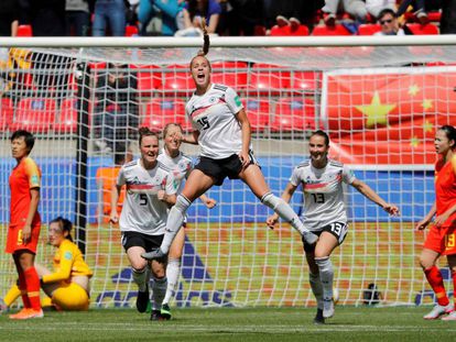 Giulia Gwinn celebra el solitario gol que dio la victoria a Alemania en su primer partido en el Mundial ante China.