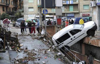 La ciudad italiana de Génova está sufriendo las peores inundaciones en años, donde ya han perdido la vida siete personas