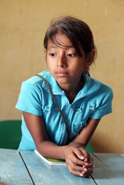 Una niña en un centro escolar de Santa Elena (Ecuador).
