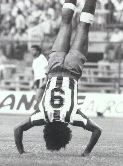 Sánchez celebrando un gol en el 82 con el Atlético.