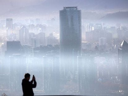 Preemergencia por alta contaminación en Santiago de Chile el pasado lunes.