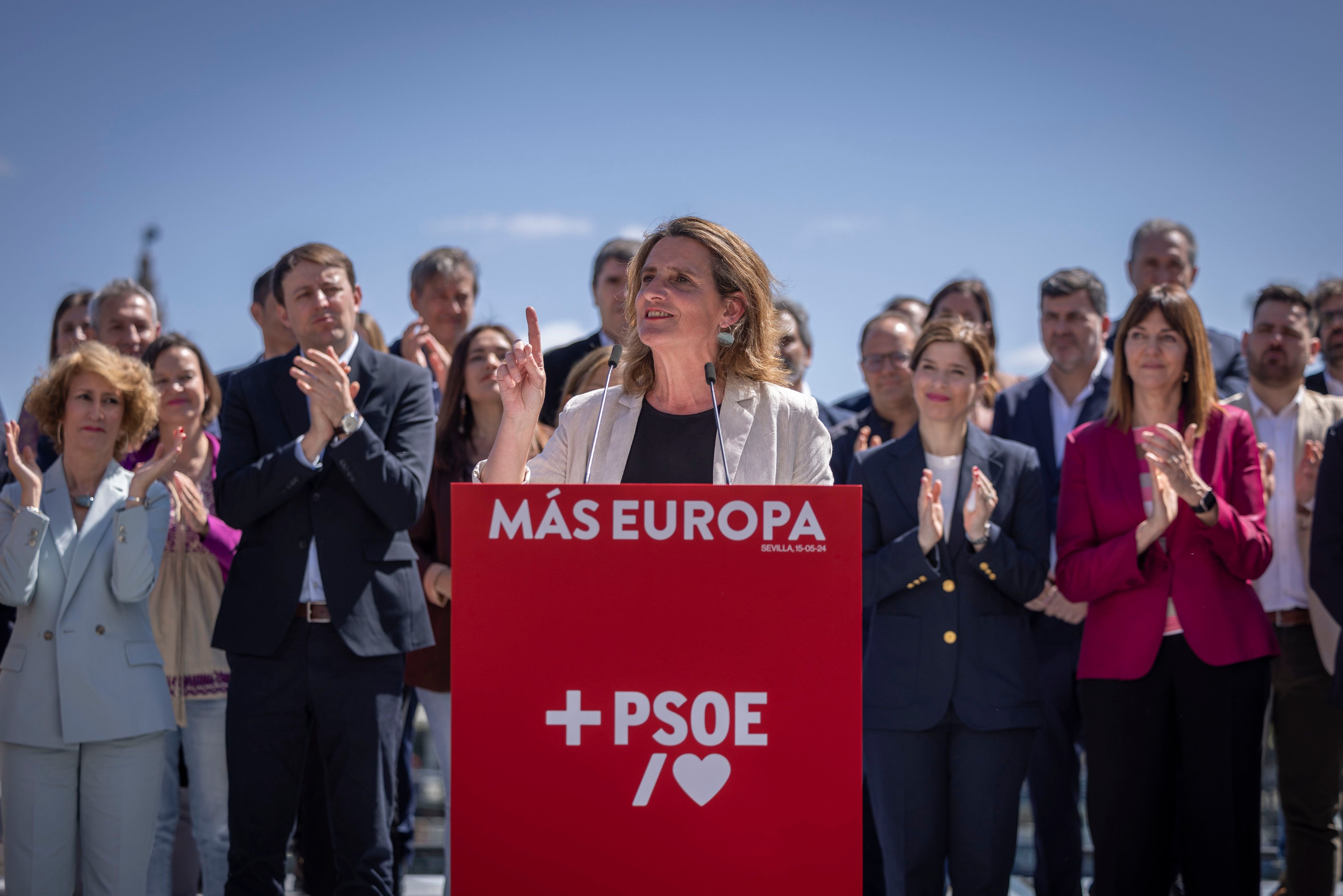 El PSOE coge impulso en las catalanas para su campaña europea más ideológica
