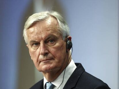 El negociador comunitario, Michel Barnier, con el presidente del Consejo, Charles Michel, este jueves en Bruselas.