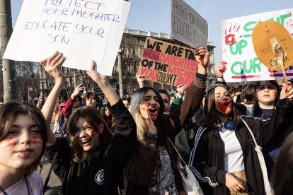 Manifestación feminista este 2023 en Milán, Italia.