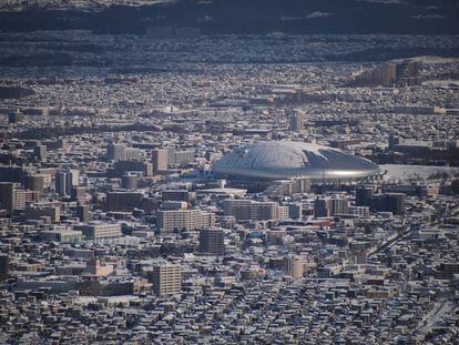 Vista aérea del estadio Sapporo Dome en Hokkaido.