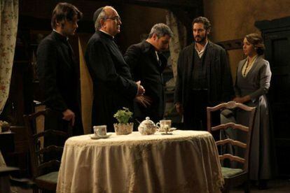 Protagonistas de la serie de Antena 3 'El secreto de Puente Viejo'.