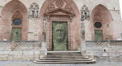 Recreación de la obra de Antonio López sobre las puertas de la catedral.