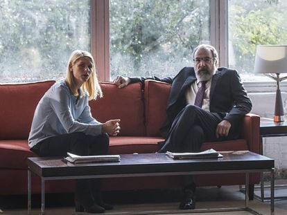 Claire Danes y Mandy Patinkin, en la sexta temporada de 'Homeland'.