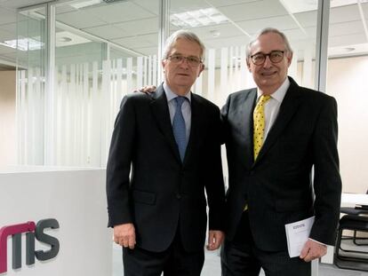 Guillermo Fern&aacute;ndez-Vidal, presidente de Ezentis, y Luis Solana, su antecesor.