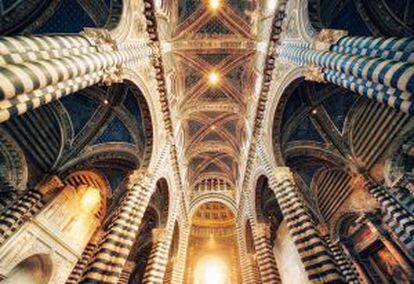 Interior del Duomo, en Siena (Italia).