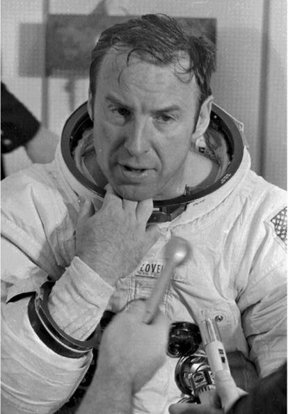 Jim Lovell, comandante del Apolo 13, antes del lanzamiento el 14 de abril de 1970