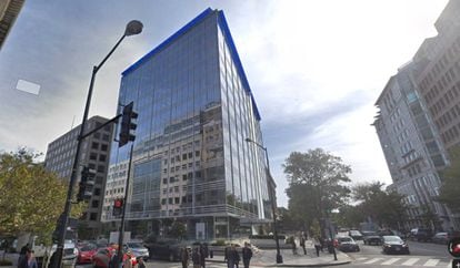 Ortega reforzó el año pasado su presencia inmobiliaria en EE UU adquiriendo un edificio de oficinas en Washington, en una operación valorada aproximadamente en 230 millones de dólares (207,7 millones de euros). El inmueble está ubicado en el número 815 de Connecticut Avenue, cerca de la Casa Blanca, y era propiedad de Blackstone.