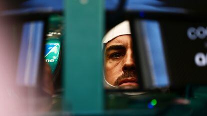 Fernando Alonso, durante el día dos de los tests en Baréin, el pasado 22 de febrero.