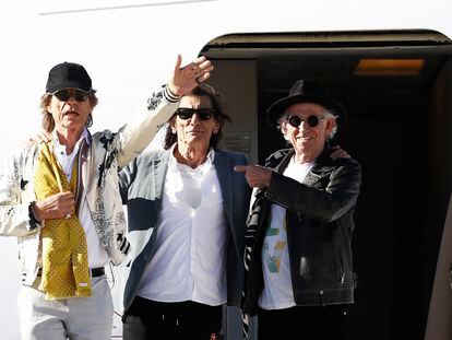 DVD 1108 (26 05 22). Madrid.Aeropuerto de Barajas. Llegada de los Rolling Stones a Madrid. Mick Jagger, Ron Woob y Keith Richards.  © LUIS SEVILLANO 